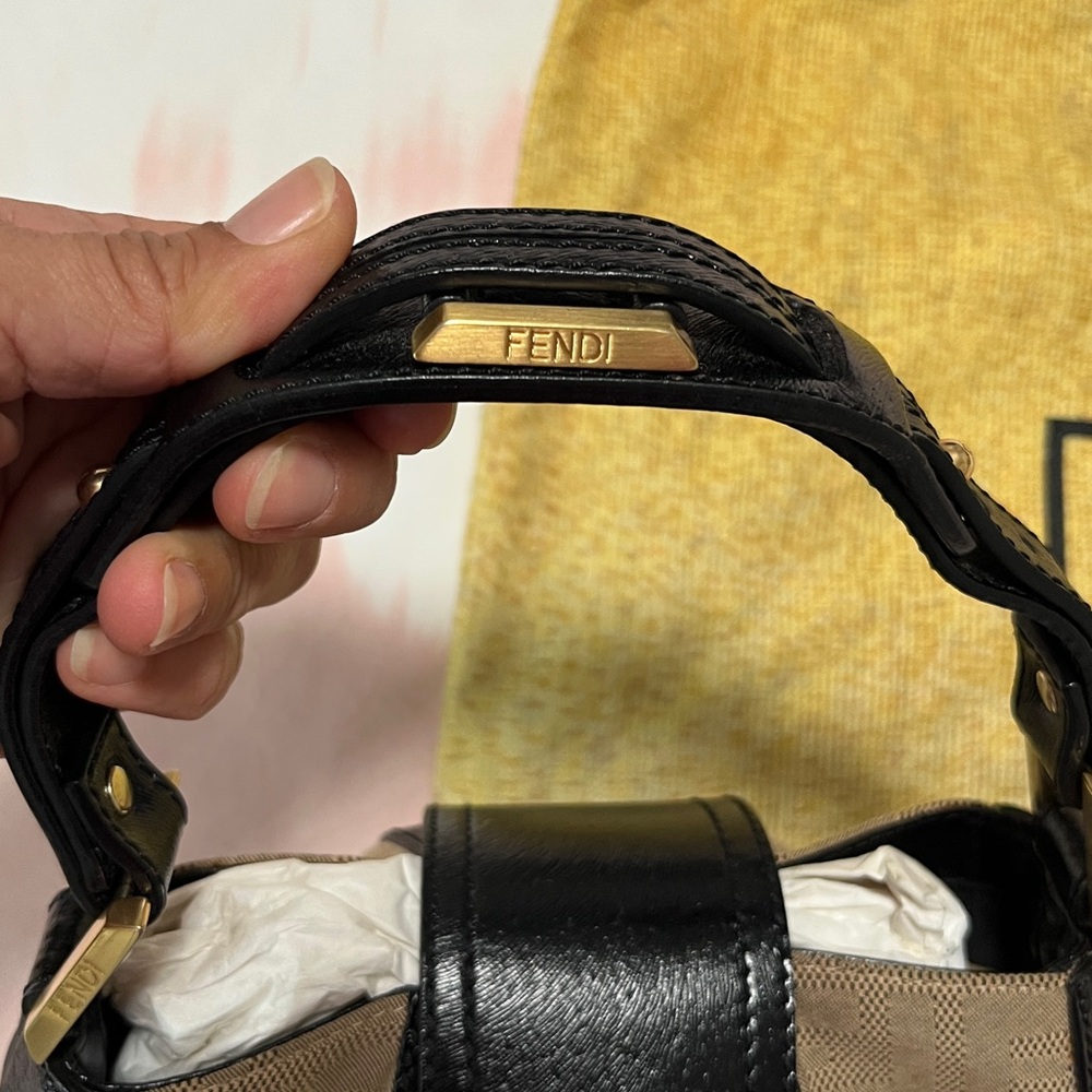 Vintage Fendi Black and Brown Logo Handbag - Picture 3 of 12